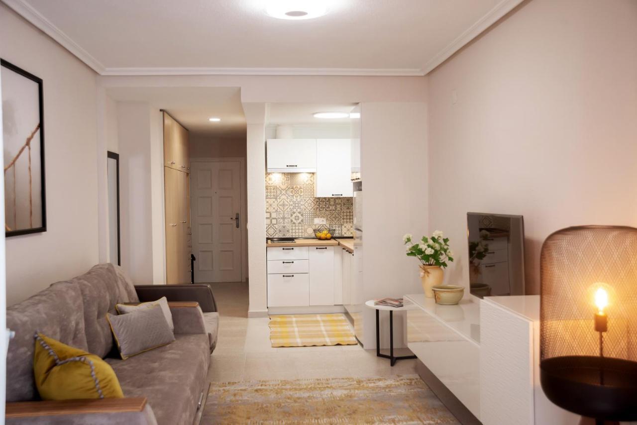 Holiday Studio Jardin Playa Torrevieja Exterior photo
